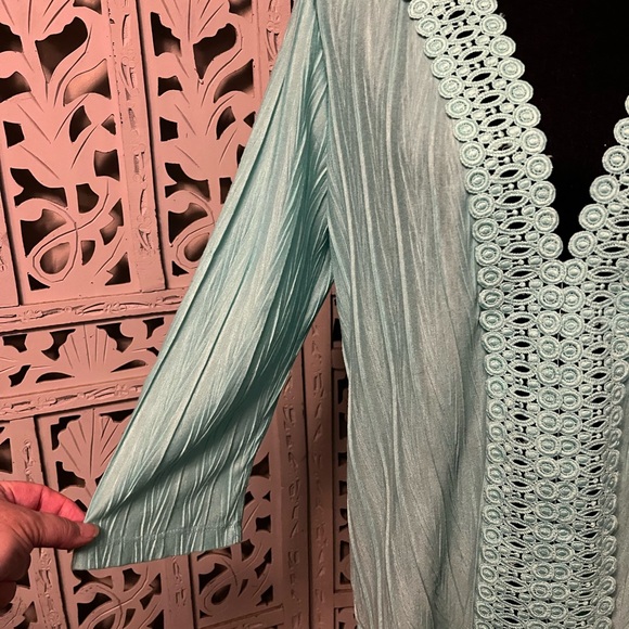 CATALINA AMAZING SOFT LIGHT TURQUOISE GREEN CROTCHET FRONT MID SLEEVE TUNIC TOP - Picture 6 of 10